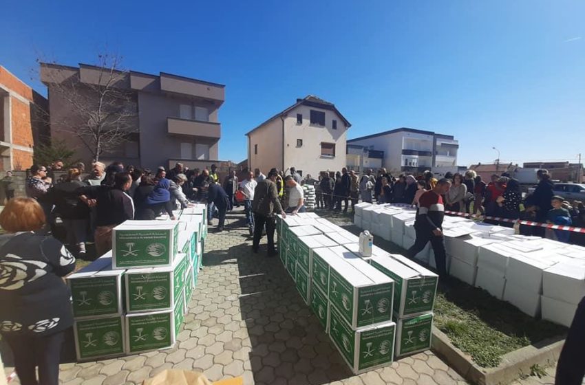  KBI në Gjilan ndan 200 pako ushqimore për familjet me jetimë dhe familjet me gjendje të rënduar sociale