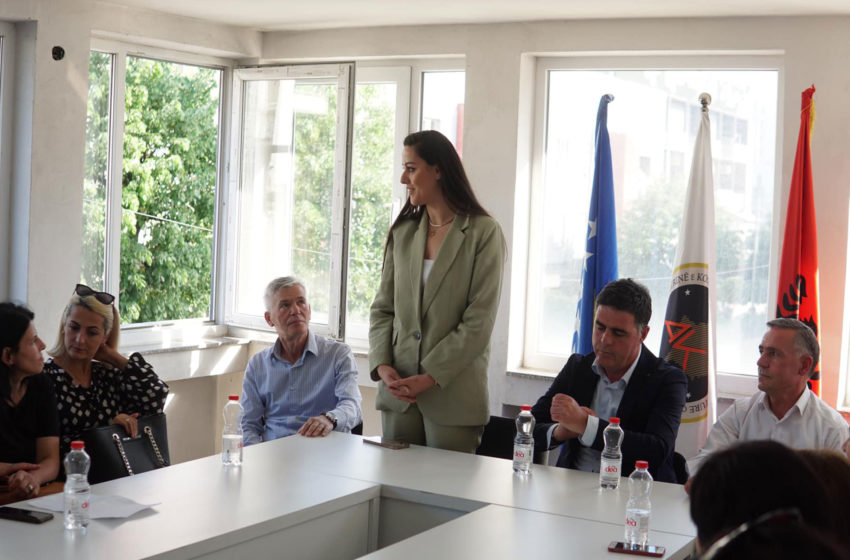  Vlora Latifi-Sylejmani u zgjodh kryetare e Aleancës së Gruas së Kosovës (AGK) dega në Gjilan