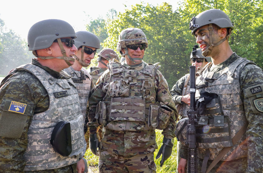  Komandanti i FSK-së viziton ushtrimin e përbashkët të pjesëtarëve të FSK-së me trupat amerikane