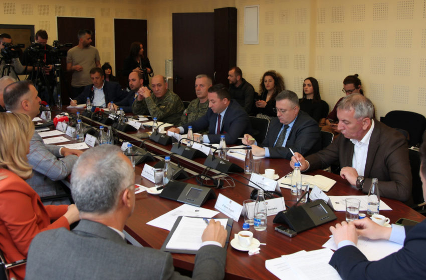  Ministri Mehaj raporton në Komisionin Parlamentar për Siguri dhe Mbrojtje