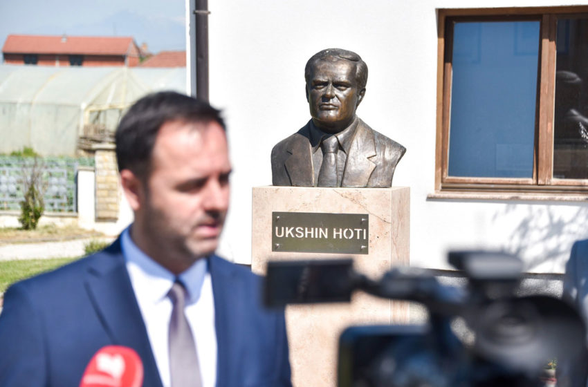  Konjufca: Ukshin Hoti do të kujtohet sa të ketë komb shqiptar