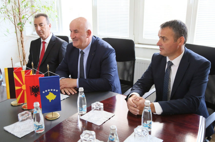  Kryetari Haliti dhe kryesuesi Azizi vizituan komunën e Tetovës