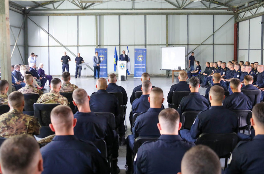  Në kampin ‘Vrella’ u mbajt ceremonia e certifikimit të zyrtarëve të njësiteve elite të Policisë së Kosovës