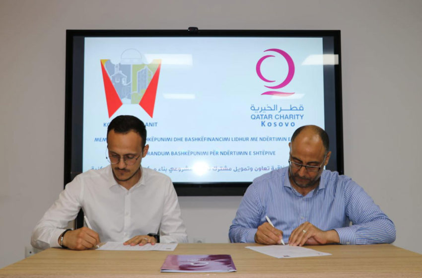  Kryetari Hyseni nënshkruan memorandum me Qatar Charity për ndërtimin e QMF-së në lagjen Arbëria dhe tetë shtëpi për familjet në nevojë