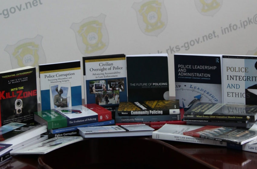  IPK pranoi nga Misioni i OSBE-së donacion 33 libra që mbulojnë fushën e mbikëqyrjes policore dhe menaxhimit policor