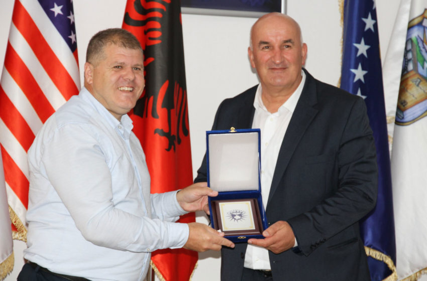  Policia e Kosovës falënderon kryetarin Haliti për bashkëpunim