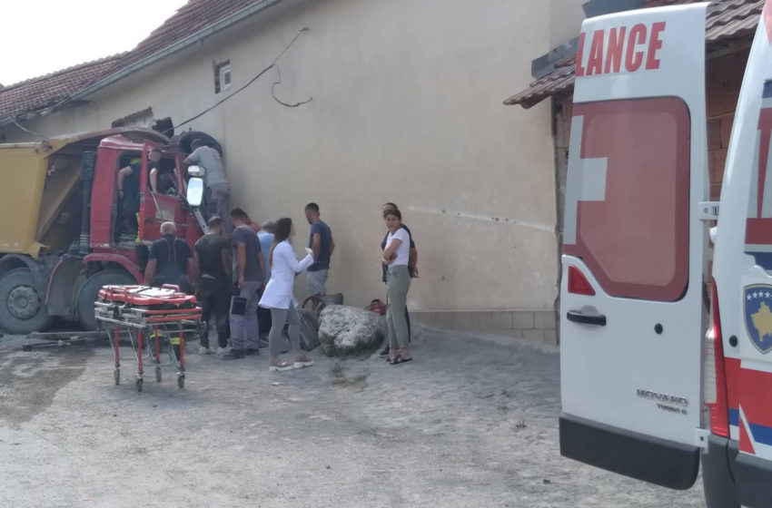  Ka ndërruar jetë shoferi i kamionit që u aksidentua në dalje të fshatit Pogragjë