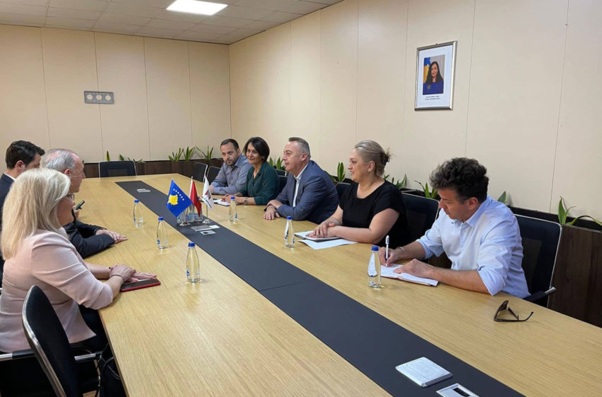  Ministri Damka viziton Gjilanin, ofron mbështetje për realizim të projekteve në të mirë të qytetarëve