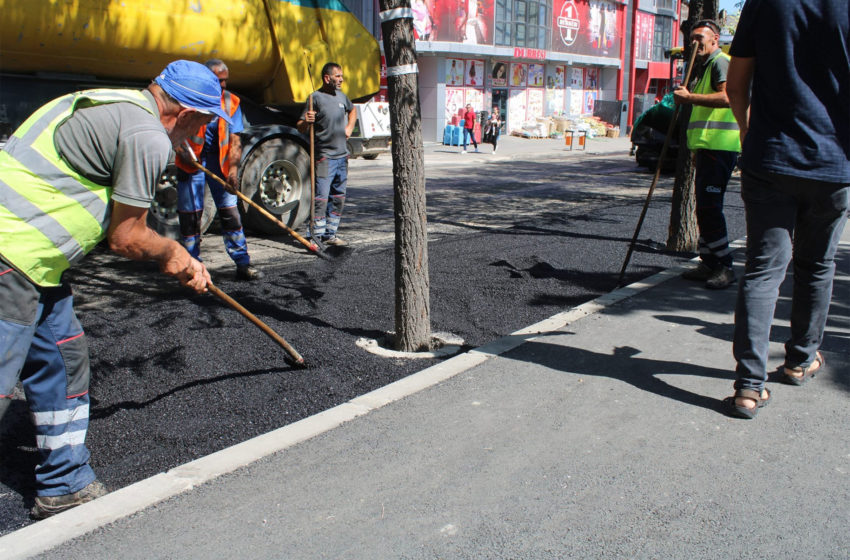  Kryetari Hyseni inspekton punimet në asfaltimin e rrugës “15 Qershori”
