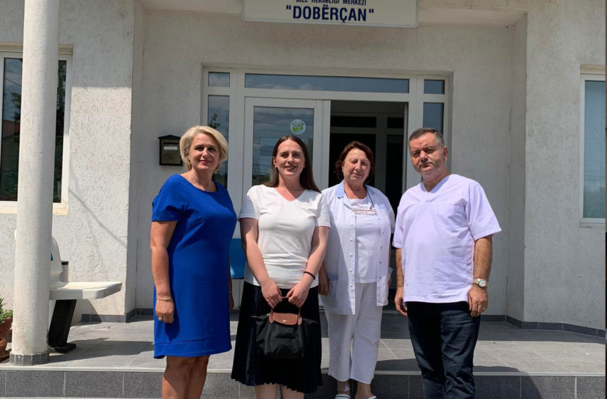  Vizituan Qendrën e Mjekësisë Familjare në fshatin Dobërçan