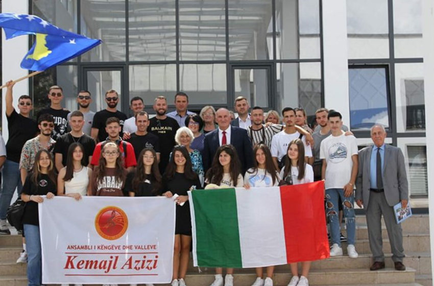  Ansambli i Këngëve dhe Valleve “Kemajl Azizi”, niset për në Sicili të Italisë