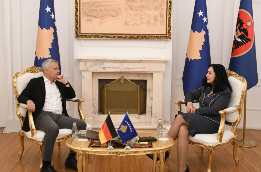  Presidentja Osmani priti në takim ambasadorin e Gjermanisë Jörn Rohde