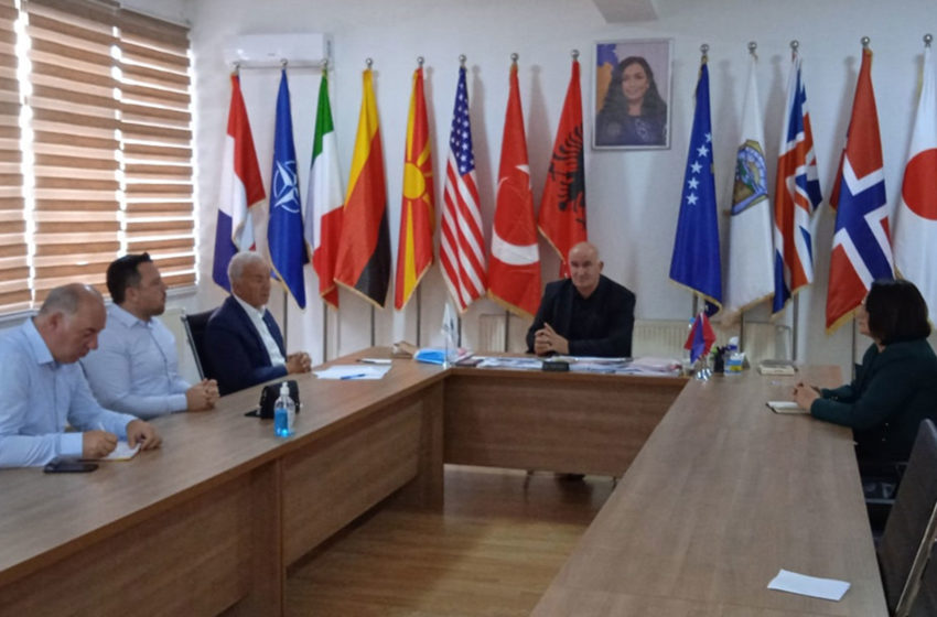  Kryetari Haliti priti në takim përfaqësuesit e Caritas Kosova u bisedua për projektet e përbashkëta