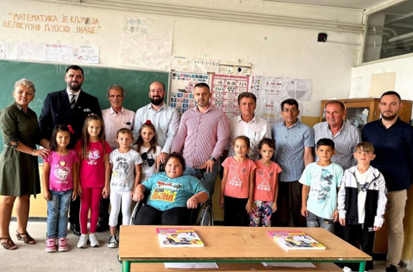  KKSH vazhdon ndarjen e librave falas për nxënësit shqiptarë në Preshevë 