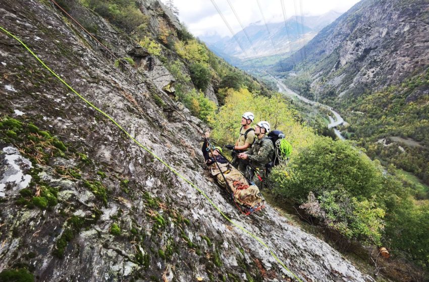  Pjesëtarët e Kërkim Shpëtimit të FSK-së trajnohen në qendrën e Alpinizmit Ushtarak në Itali