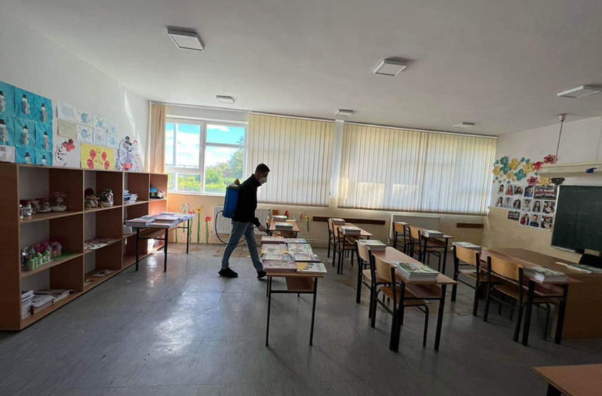  Komuna e Vitisë ka dezinfektuar objektet shkollore