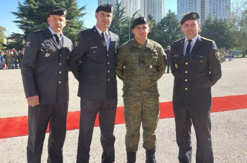  Edhe një oficer i FSK-së diplomon në Akademinë Ushtarake në Maqedoninë e Veriut