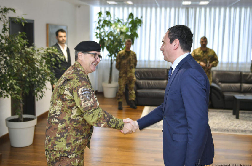  Kryeministri Albin Kurti priti në takim Komandantin e ri të KFOR-it, Gjeneralmajorin Angelo Michele Ristuccia