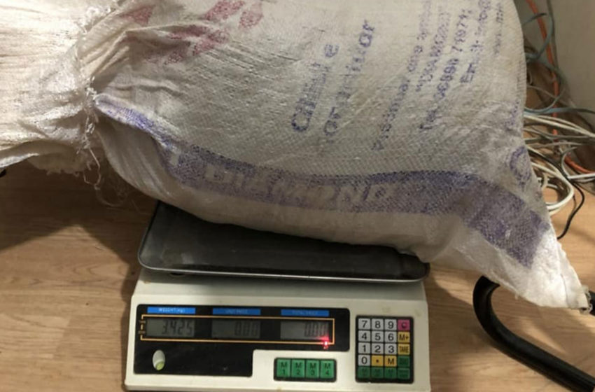  Policia kufitare konfiskon mbi tre kilogram marihuanë