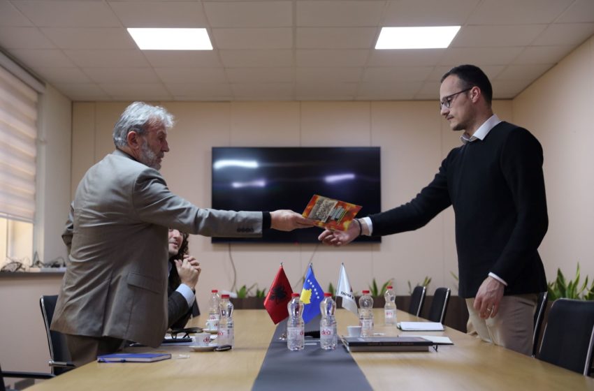 Kryetari Hyseni pret ne takim kryetarin e Asociacionit të Arkitektëve të Kosovës, Masar Dushi