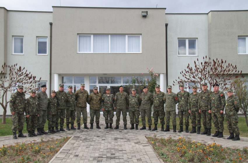  Ushtarakët e FARSH-së vizitojnë FSK-në