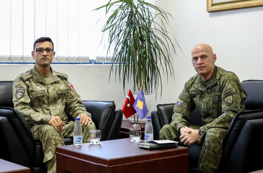  Komandanti i FSK-së priti në takim Komandantin e Kontingjentit Turk në Kosovë