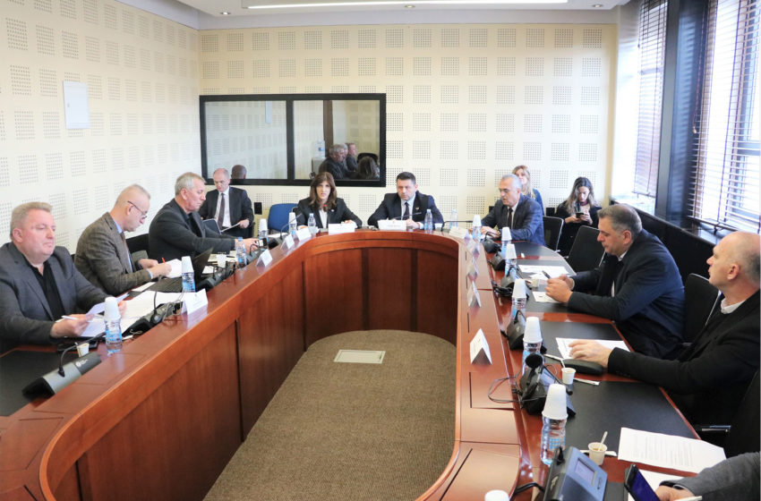  Komisioni për Çështje të Sigurisë dhe Mbrojtjes shqyrtoi Projektligjin për Pensionet e Zyrtarëve Policorë të Policisë së Kosovës 