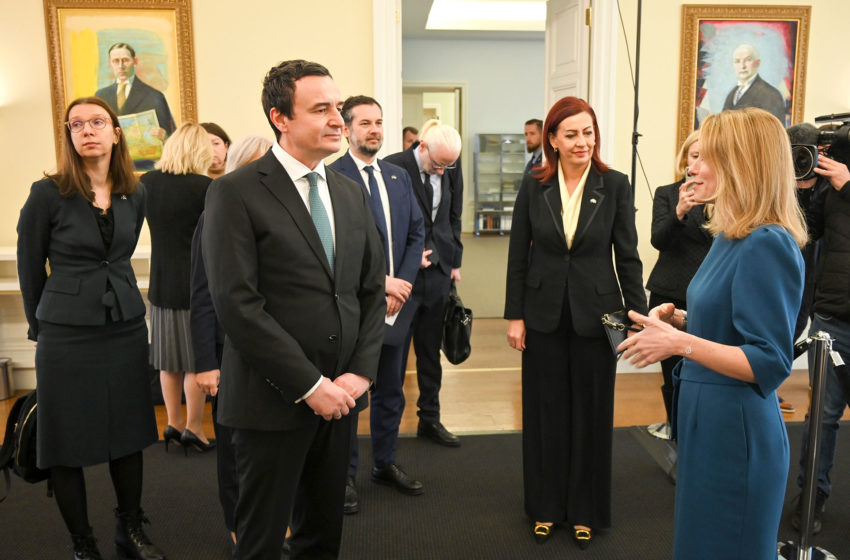 Kryeministri Kurti pritet në takim nga Kryeministrja e Estonisë, Kaja Kallas