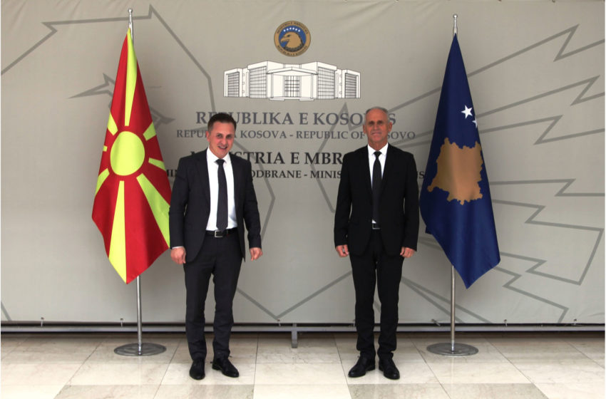  Zëvendësministri Syla priti në takim zëvendësministrin e Mbrojtjes së Republikës së Maqedonisë së Veriut, Bashkim Hasani