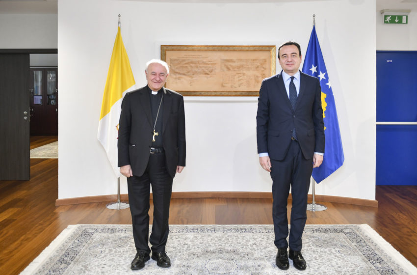  Kryeministri Kurti priti në takim Imzot Vincenzo Paglia