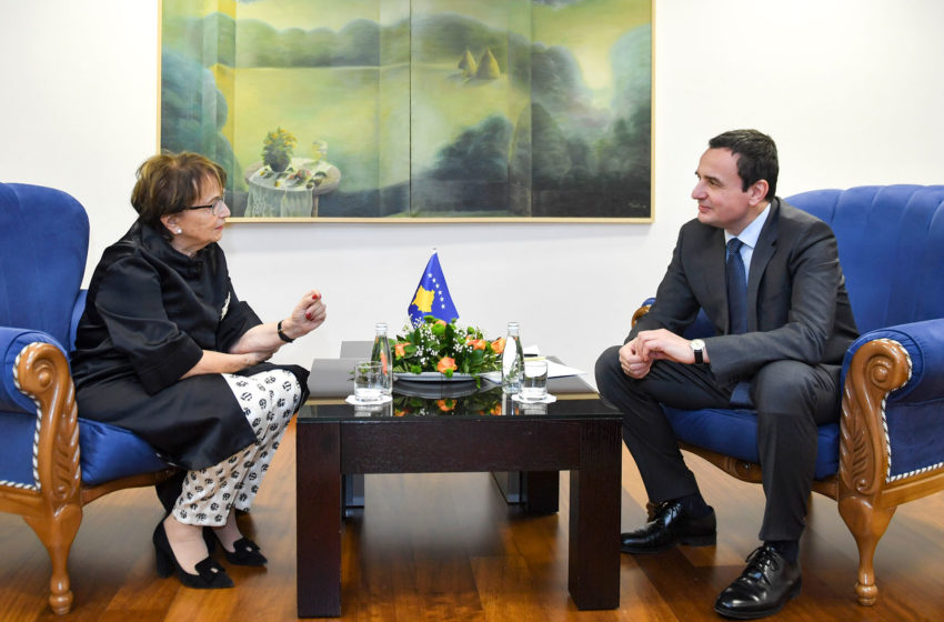 Kryeministri Kurti prit në takim ish-deputeten e Parlamentit Evropian, Doris Pack