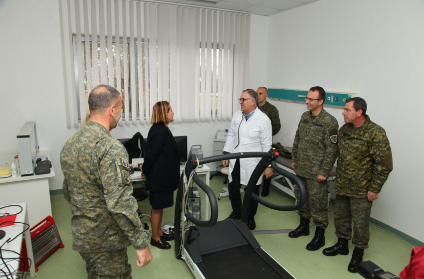  Drejtoresha e Shërbimit Spitalor dhe Klinik Universitar të Kosovës, Dr. Pranvera Zejnullahu Raçi vizitoi Qendrën Mjekësore të FSK-së