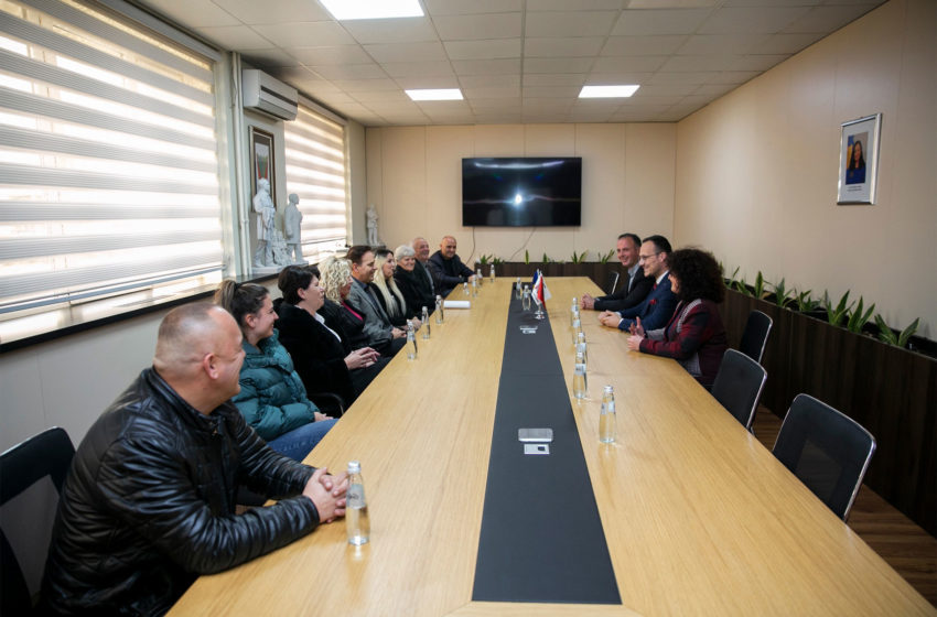  Komuna e Gjilanit nderon me mirënjohje dhjetë tatimpaguesit më të rregullt të tatimit në pronë për vitin 2022