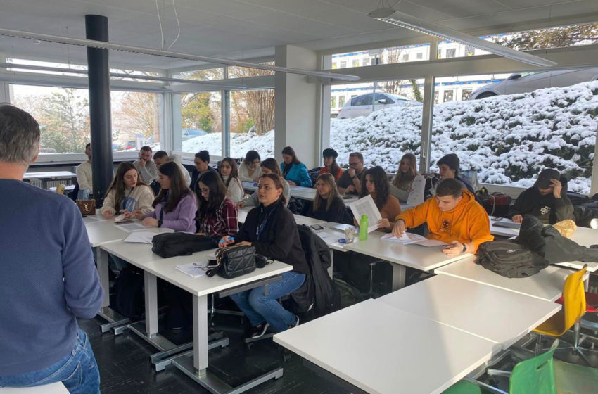  Studentët e UKZ vizitë studimore në Universitetin ZUG të Zvicrës