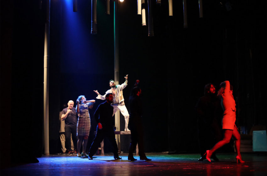  Teatri Shqiptar i Shkupit prezantohet me shfaqjen “Nyjat” në festivalin “Talia e Flakës” – mirëpritet nga publiku