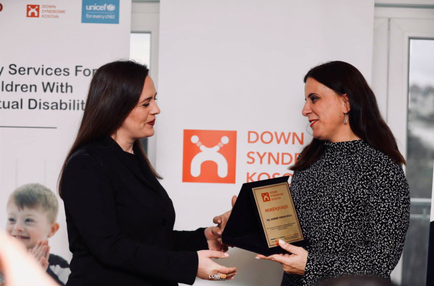  Aurora Osmani: E lumtur që sot u nderova me mirënjohje nga shoqata Down Syndrome Kosova