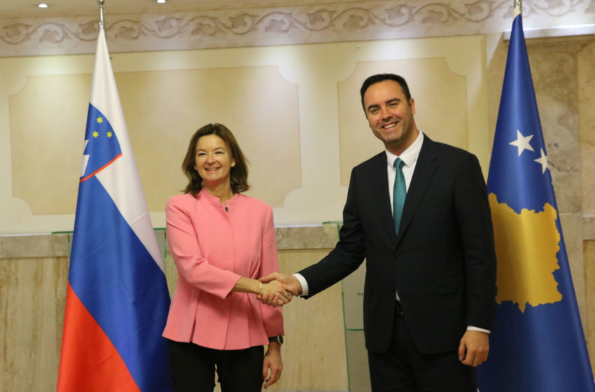  Kryetari i Kuvendit, Glauk Konjufca priti në takim kryediplomaten e Sllovenisë, Tanja Fajon