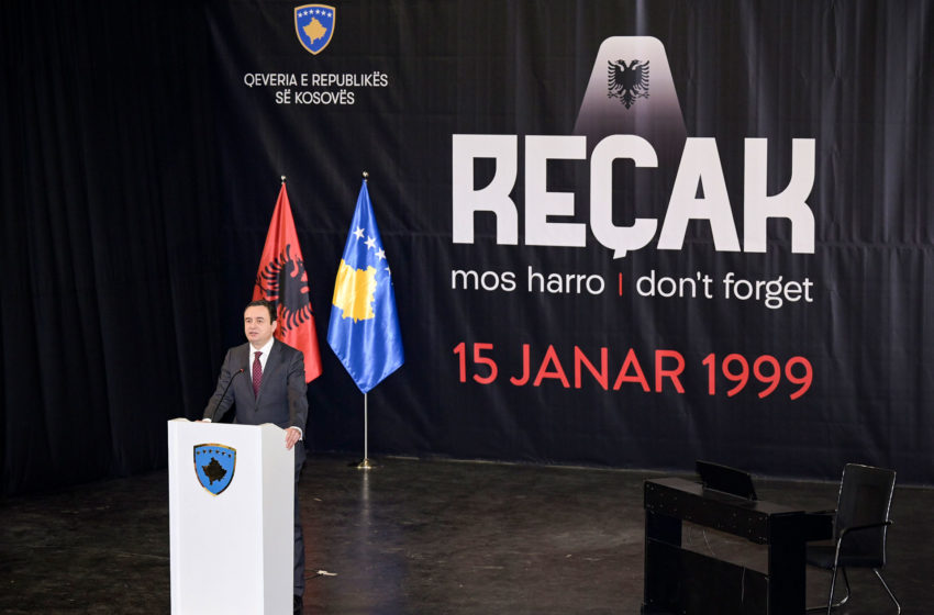  Kryeministri Kurti në Reçak: Shteti ynë demokratik, nuk i amniston kriminelët dhe nuk i harron krimet e luftës