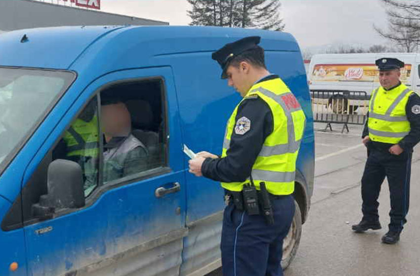  Rajoni i Gjilanit: Brenda javës policia shqipton 1 mijë e 207 gjoba trafiku