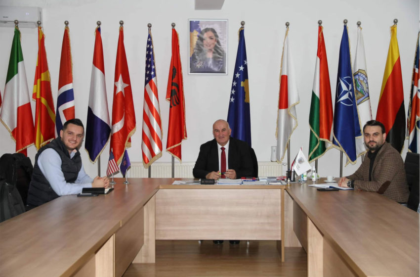  Kryetari Haliti u takua me përfaqësuesin e CDF, Oltion Beshiri