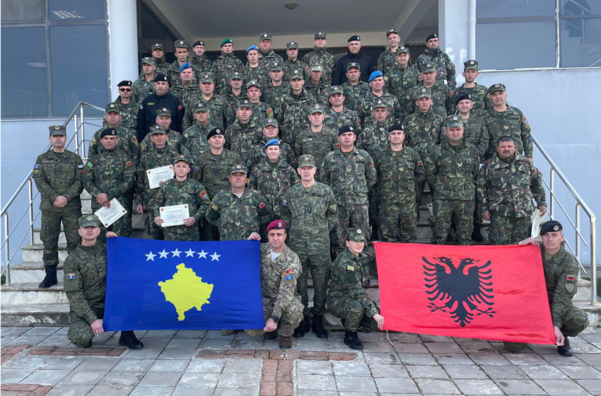  Nënoficerë të FSK-së trajnohen në Shqipëri