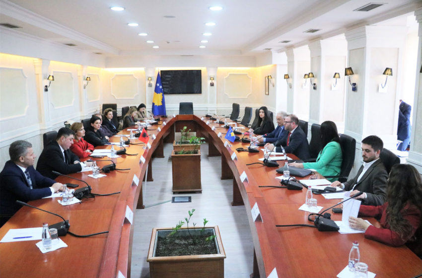  Komisioni për Punë të Jashtme dhe Diasporë zhvilloi takim me Komisionin për Integrim Evropian të Kuvendit të Shqipërisë