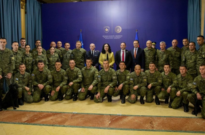  Pjesëtarët e Kontingjentit të FSK-së, dekorohen nga Presidentja e Republikës së Kosovës