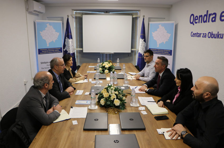  Ambasadori i OSBE-së vizitoi sot Asociacionin e Komunave të Kosovës