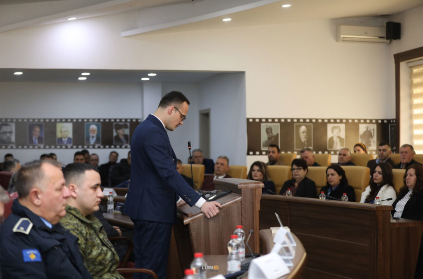  Kuvendi Komunal i Gjilanit ka mbajtur mbledhje solemne me rastin e 15-vjetorit të shpalljes së Pavarësisë