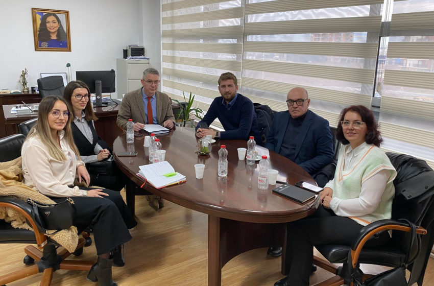  Kryetari i Gjykatës Themelore në Gjilan takon udhëheqësit e Drejtorisë së Gjeodezisë, Kadastrit dhe Pronës