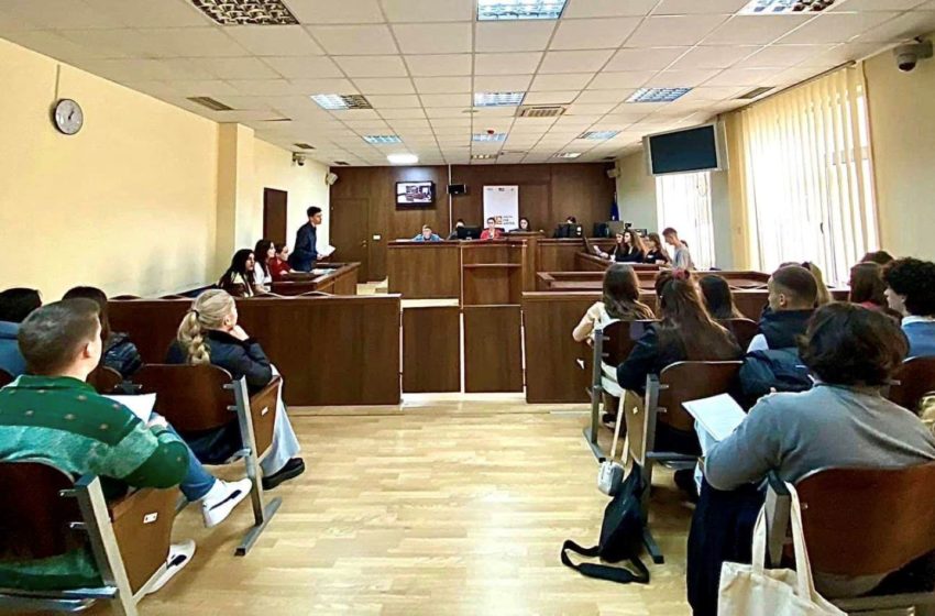  Organizohen gjykime të simuluara në një nga sallat e Gjykatës Themelore në Gjilan