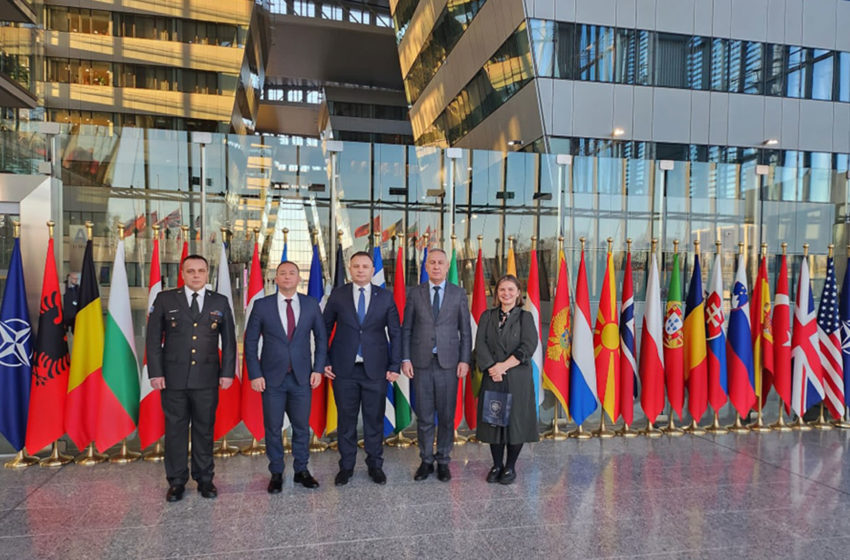  Ministri Mehaj realizon takime të rëndësishme në selinë e NATO-s në Bruksel