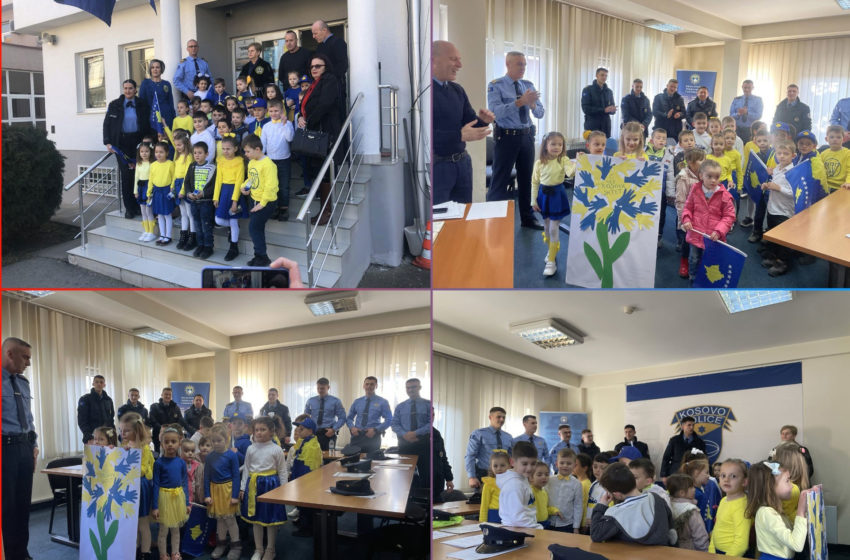  Kamenicë: Vizitë e fëmijëve në stacionin policor me rastin e 15 vjetorit të Pavarësisë së Kosovës