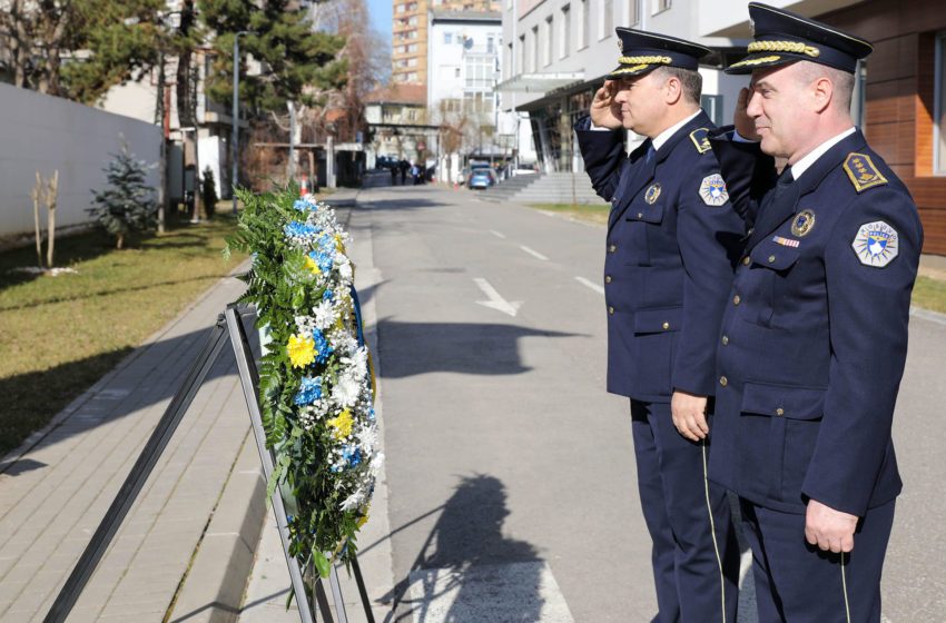  Homazhe te monumenti i Policëve të rënë në kryerje të detyrës